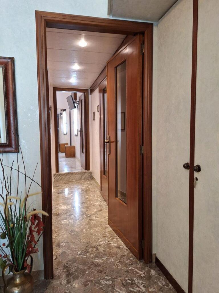 47, Vittorio Veneto Hotel โลโกโรตอนโด ภายนอก รูปภาพ